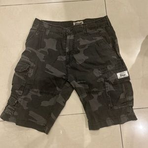 long cargo camo jorts